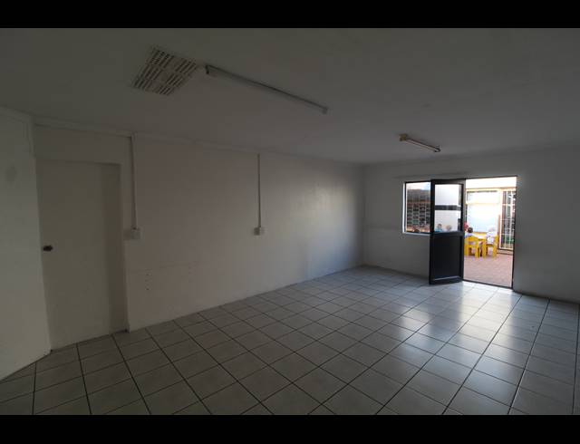 30M² RETAIL TO LET IN SALDANHA CENTRAL
